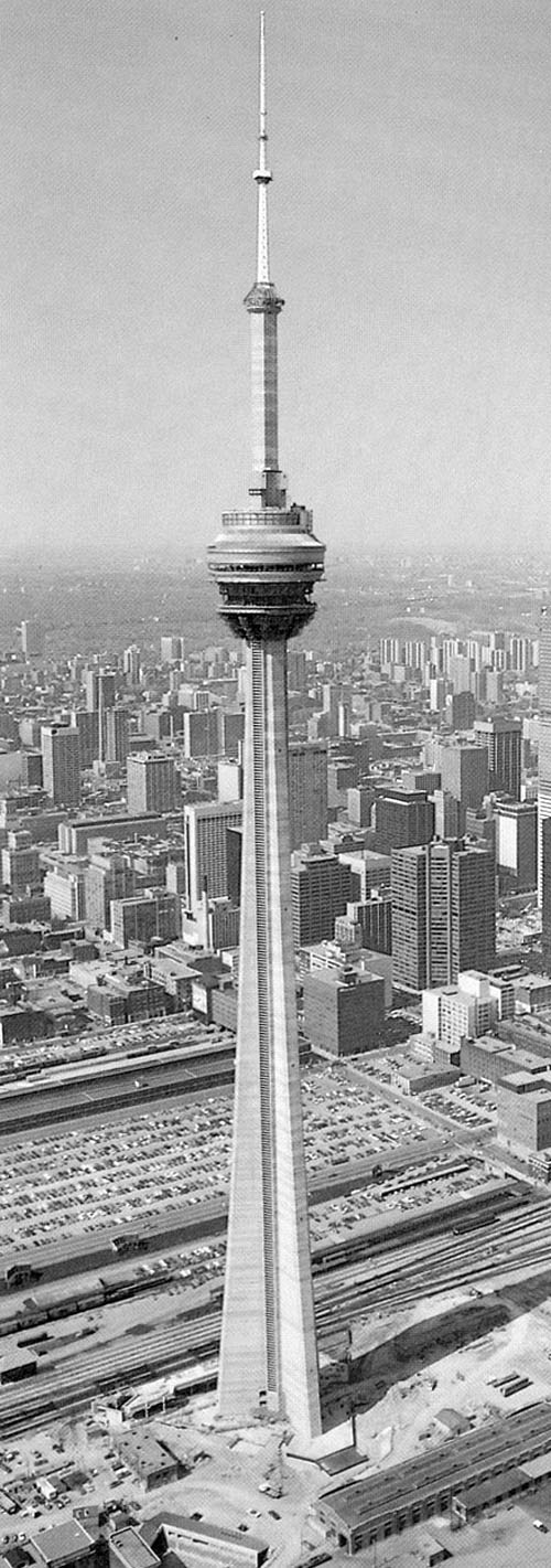 1975 Bau des CN Towers, Toronto, Kanada